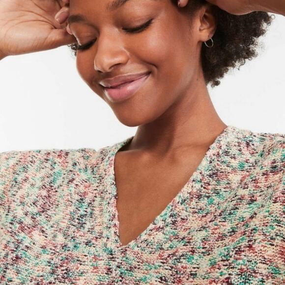 NWT LOU & GREY For LOFT Short Sleeve V-Neck Cream & Rainbow Knit Sweater Size S - Picture 2 of 11